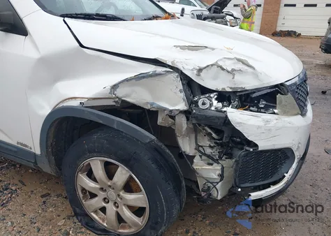 2011 Kia Sorento Lx from USA, damaged, VIN 5XYKTCA18BG165932